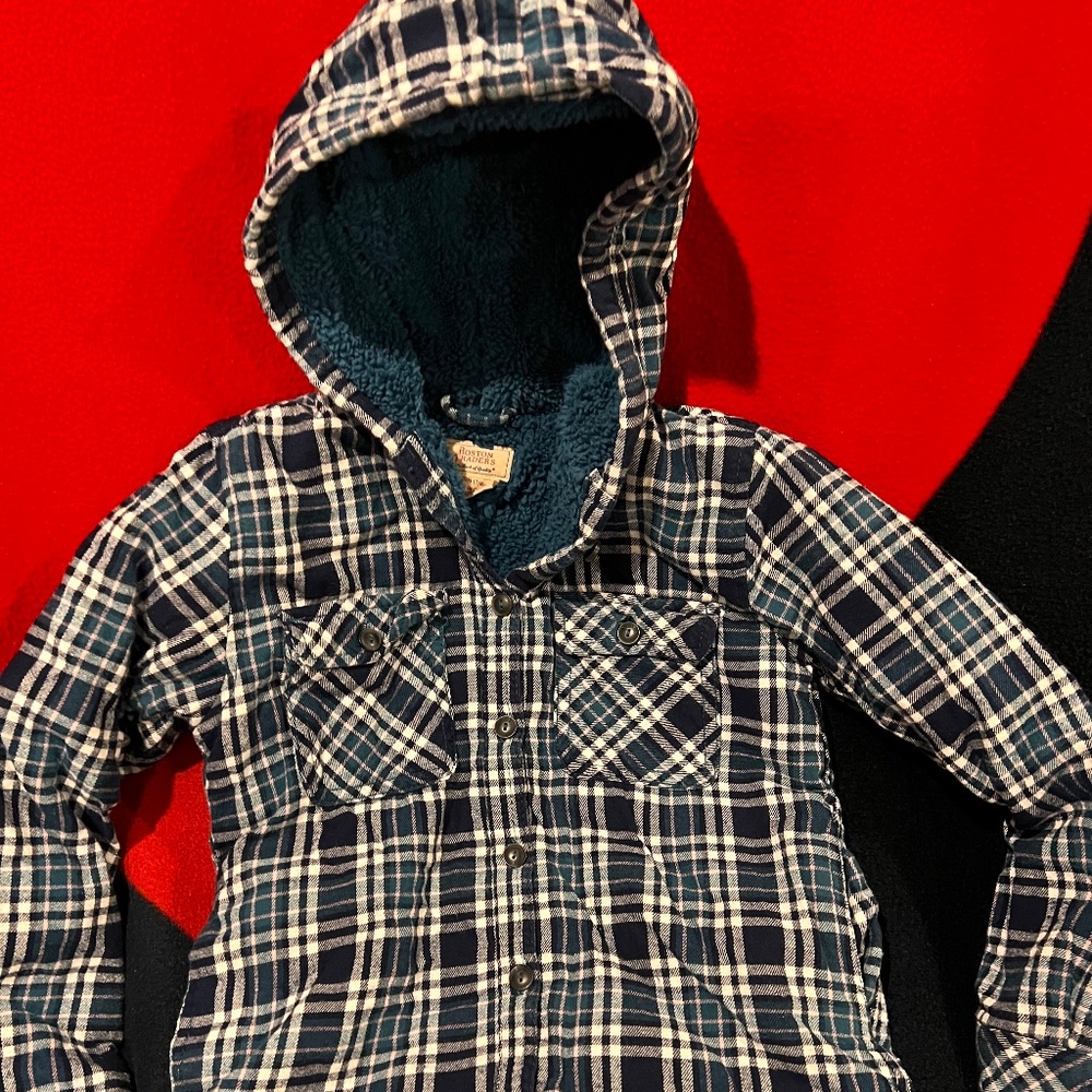 Kid’s flannel Sherpa hoodie Button-uo shirt. Size 7-8 kid’s